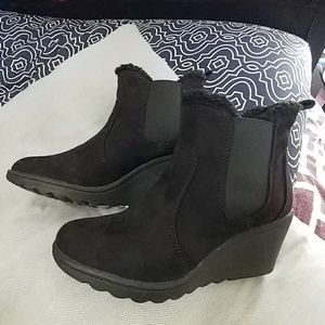 White Mt. Wedge Booties NWT